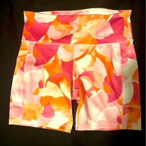 Ideology Large bike/run/yoga Shorts.